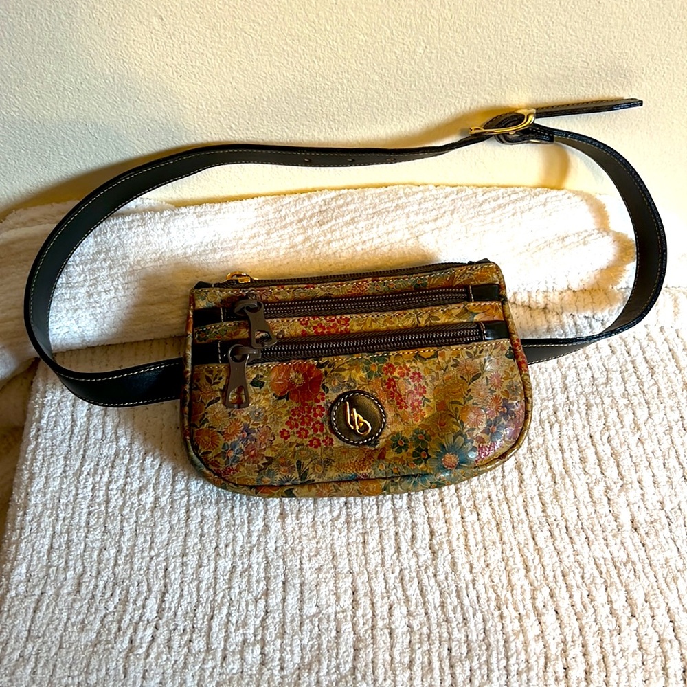 Bettina waist zippered mini bag. Key ring inside